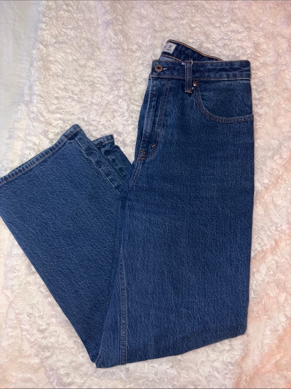 Abercrombie & Fitch- The 90s Relaxed High Rise Jean— Curve Love